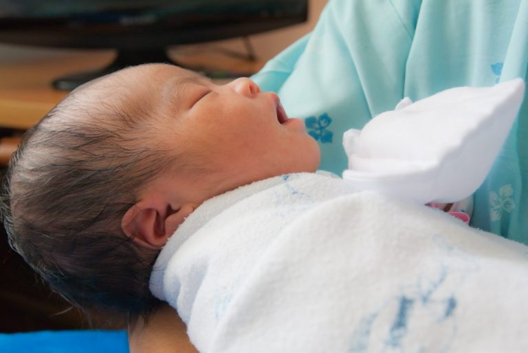 7 Amalan Menurunkan Demam Kuning Bayi Yang Ibu Ayah Patut Elakkan